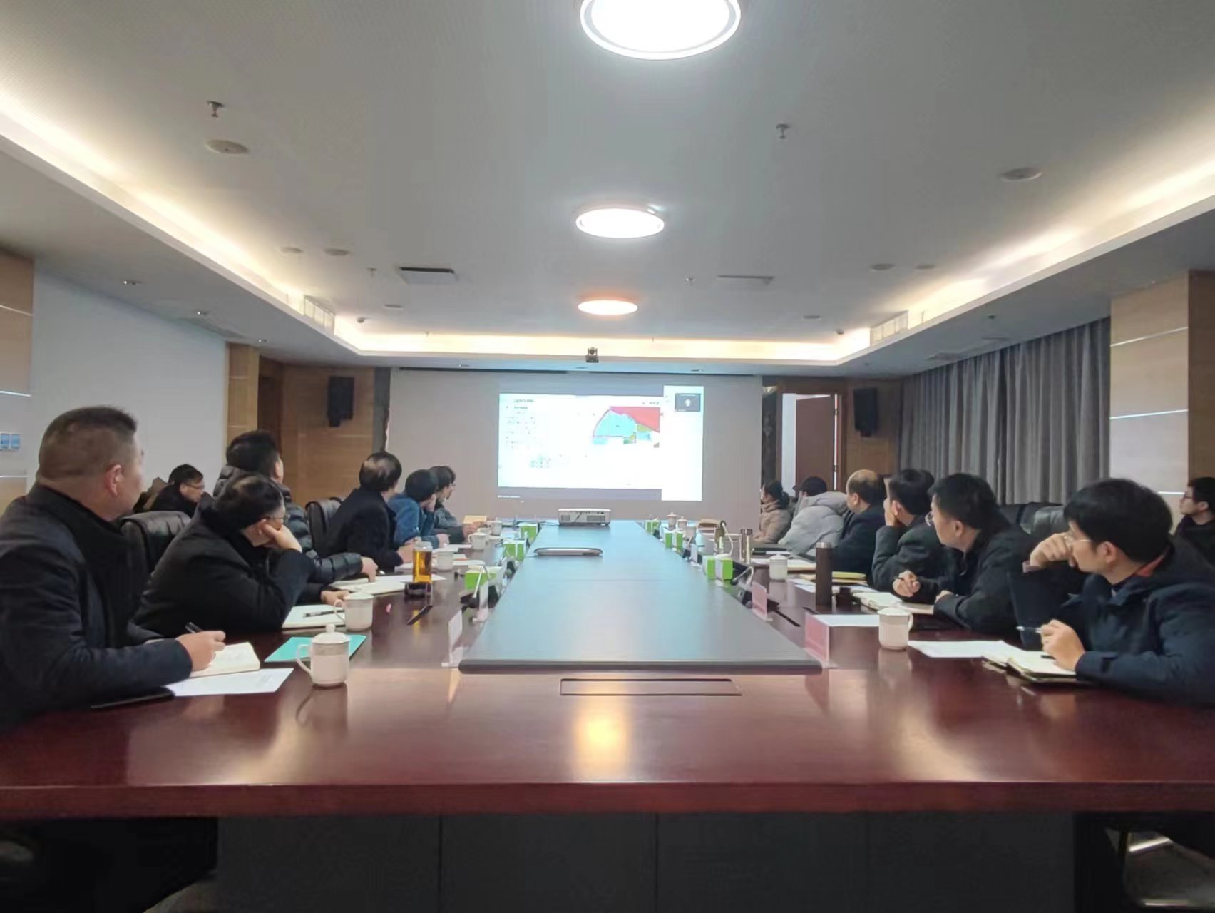 集團召開黃海新區(qū)濱海片區(qū)供熱管道、公共2.jpg